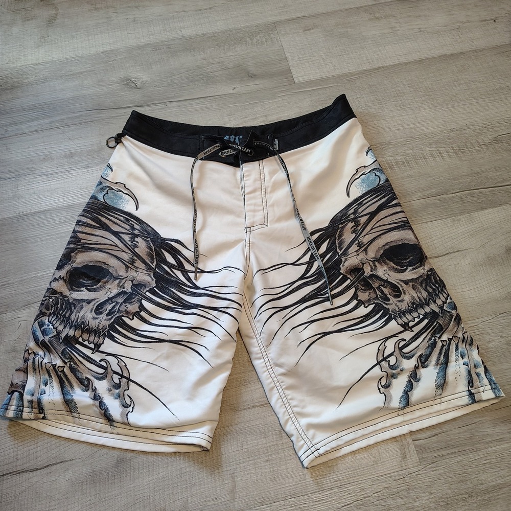 Vtg Affliction Mens Skull Graphic Board Shorts White Black Swim Trunks Size 34